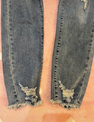 Pantalón pitillo vaquero roto Shein Talla S 36