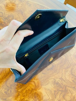 Bolso sobre de piel Carpisa