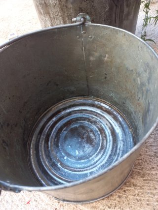 Cubos metálicos varios para decoración