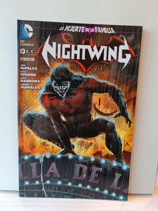 NIGHTWING LA MUERTE DE LA FAMILIA NUMERO 4 ECC
