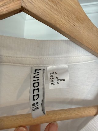 Camiseta blanca con bolsillo