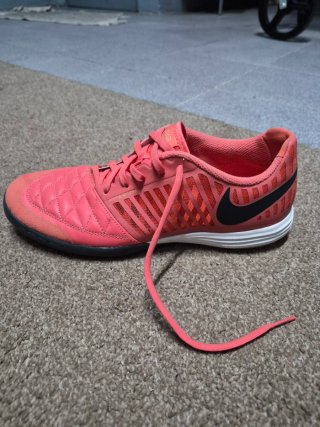 Zapatillas Nike Lunar Gato Fútbol Sala coral/rosa