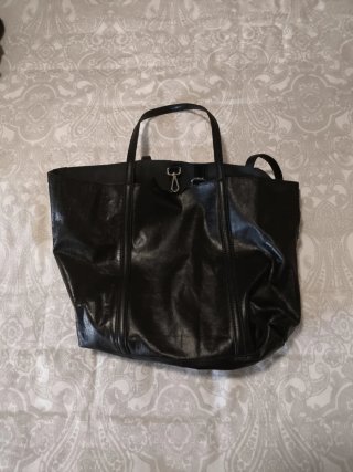 Bolso de piel negro Parfois con tachuelas
