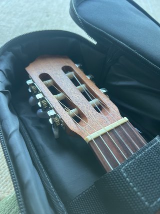 Guitarra Lusitania con funda Mestre Mateo