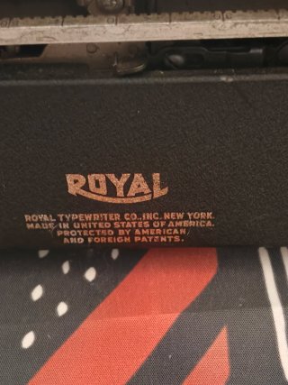 Máquina de escribir Royal Quiet De Luxe