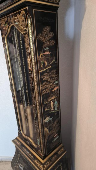 Reloj de pie antiguo estilo oriental