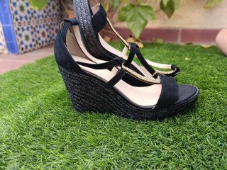 Cuñas negras Fosco con pedrería