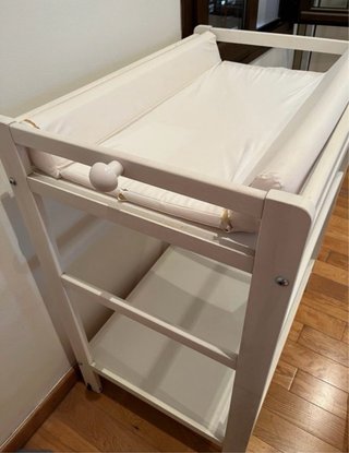 Cambiador de bebé blanco