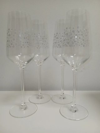 NUEVAS 4 Copas de 240 ml de cava o champan INBJUDE