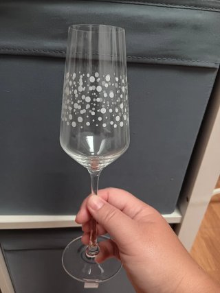 NUEVAS 4 Copas de 240 ml de cava o champan INBJUDE