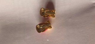 Pendientes vintage dorados y rojos