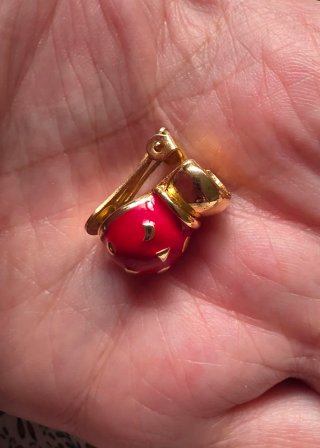 Pendientes vintage dorados y rojos