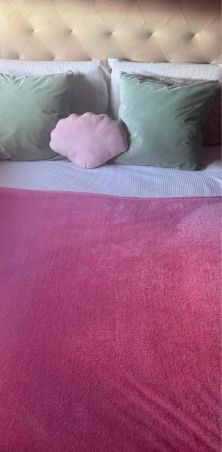 Cabecero de terciopelo beige para cama de 135
