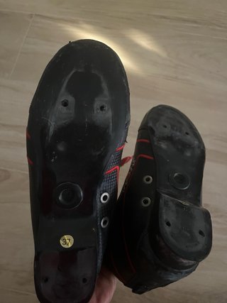 Botas Barovari Negras con Cordones Rojos