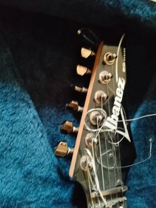 Guitarra Ibanez RG350EX+ estuche+ pie+cables+cuerd
