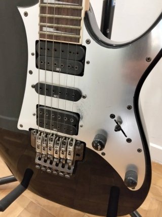Guitarra Ibanez RG350EX+ estuche+ pie+cables+cuerd