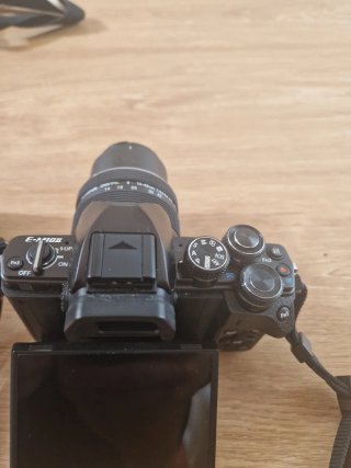 Olympus OM-D E-M10 Mark II + 2 objetivos + accesor