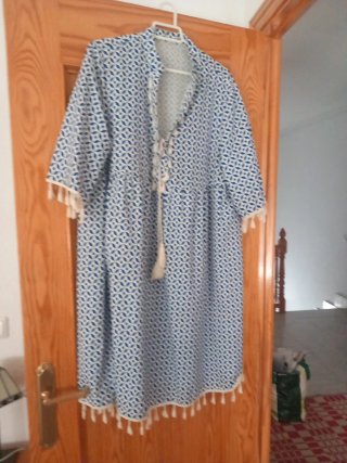 Vestido estampado azul y blanco