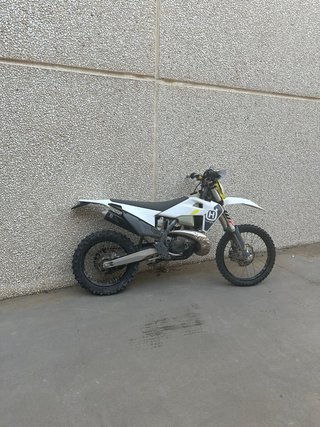 Husqvarna TE 300 TPI 2022 Enduro Moto