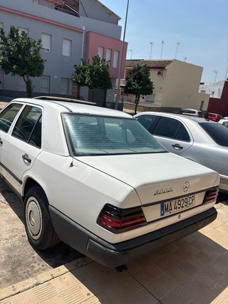 Mercedes-Benz E300d W124 1988
