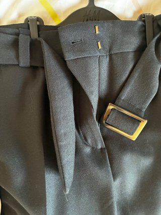 Pantalón negro Massimo Dutti con cinturón
