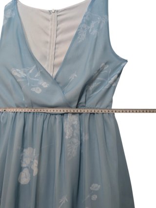 Vestido nuevo midi floral azul talla M
