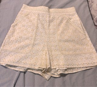 Pantalón corto Zara blanco puntilla