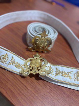 Ceñidores banda música dorados y blancos