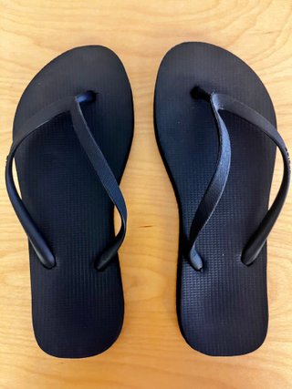 Chancletas negras unisex