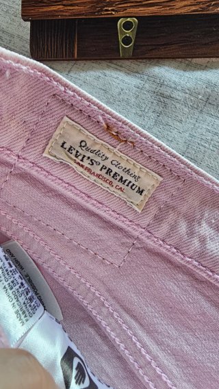Pantalón Levis Mujer Lila Talla 28