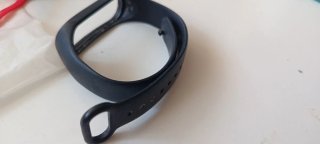 Lote 3 Correas Xiaomi Mi Band 3/4 (2 Negras+1 Roja
