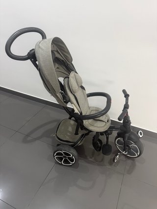 Triciclo de paseo Qplay gris