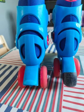 Patines Talla 26-28 + Set Protección