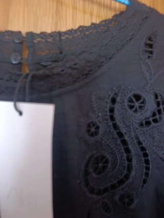Blusa Zara Peplum Negra Bordada