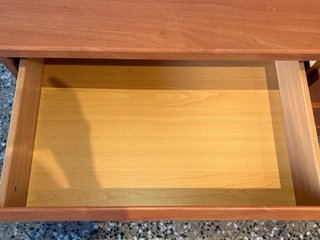 Cómoda baja madera acabado cerezo