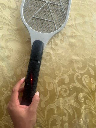 Raqueta eléctrica mata mosquitos
