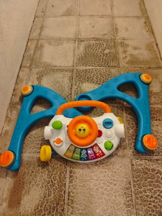 Andador y piano para bebé