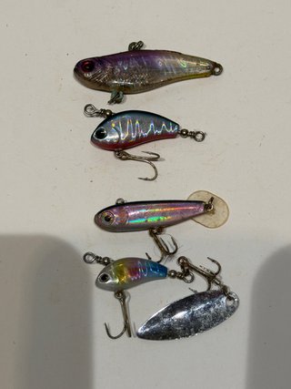 Lote X. Señuelos de pesca