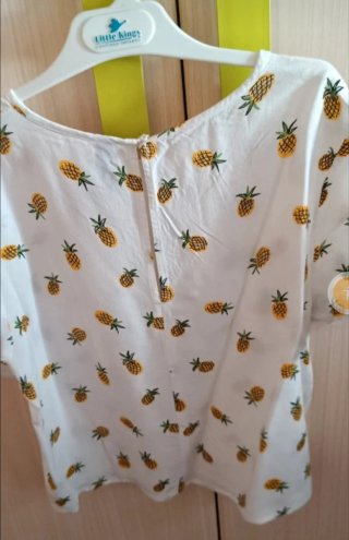 Conjunto Peto Amarillo y Camiseta Piñas