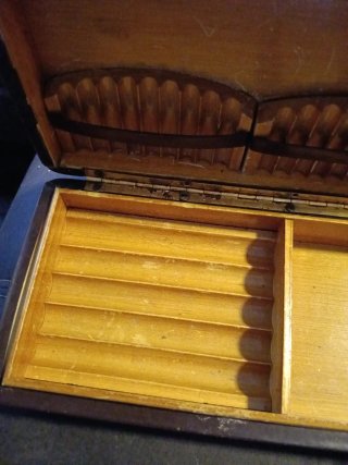 Estuche para tabaco marrón