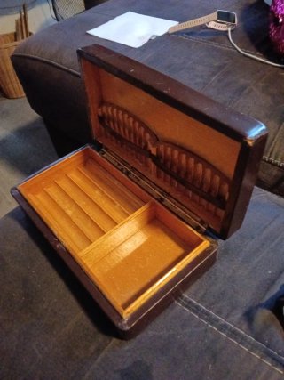 Estuche para tabaco marrón