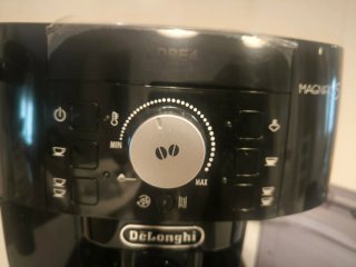 Cafetera Delonghi Magnífica S Negra