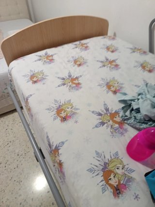 Cama articulada con motor