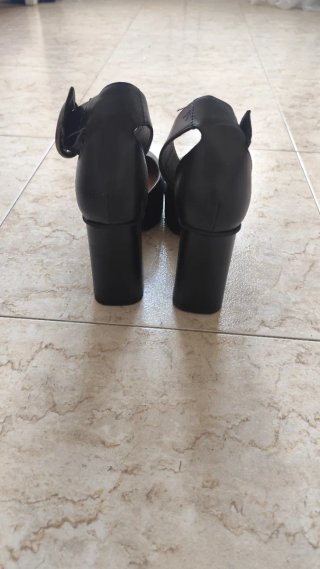 Zapatos de tacón negros