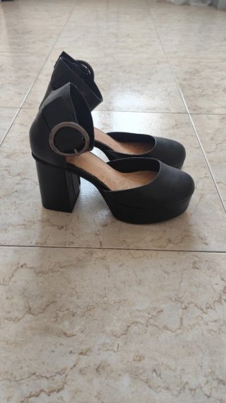 Zapatos de tacón negros