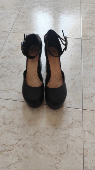 Zapatos de tacón negros