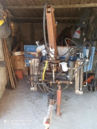 Tractor Pascuali 980 E con remolque grua