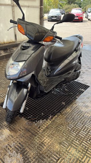 Moto 125cc Yamaha Cygnus NXC Negra