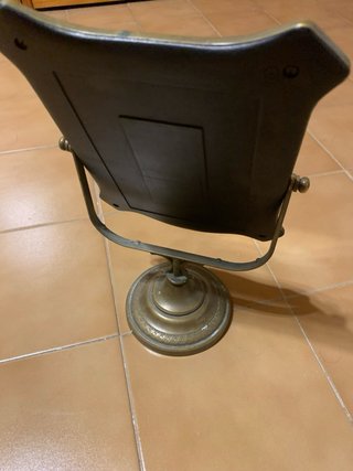 Espejo de tocador de bronce