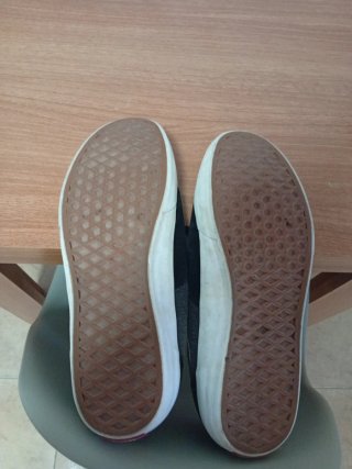 Zapatillas Vans Negras y Blancas
